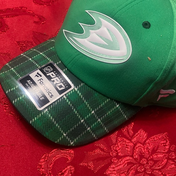 🆕 NHL Anaheim Ducks Fanatics Green Plaid Ball Hat, Snap Strap Adjustable🍀 - Picture 2 of 10